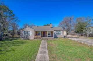 706 Edgemore Drive, Bryan, TX 77802