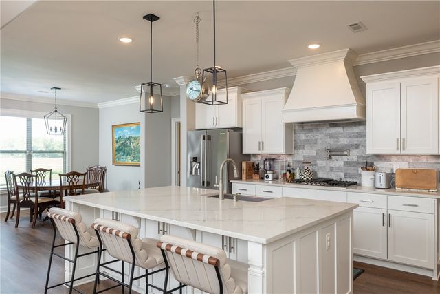 2661 W Vanike Drive, Fayetteville, AR 72704