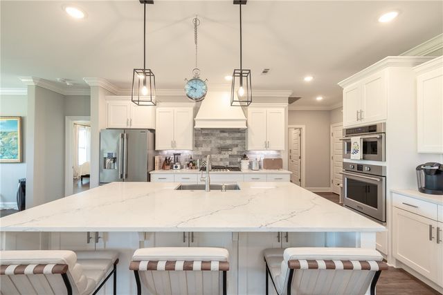 2661 W Vanike Drive, Fayetteville, AR 72704