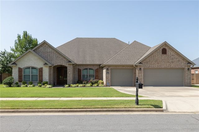 2661 W Vanike Drive, Fayetteville, AR 72704