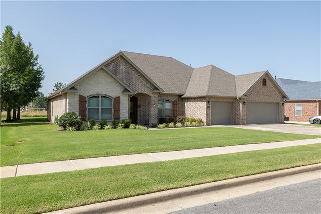 2661 W Vanike Drive, Fayetteville, AR 72704