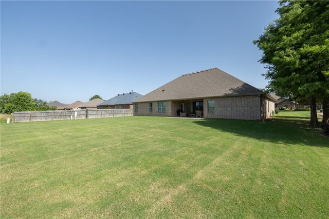 2661 W Vanike Drive, Fayetteville, AR 72704