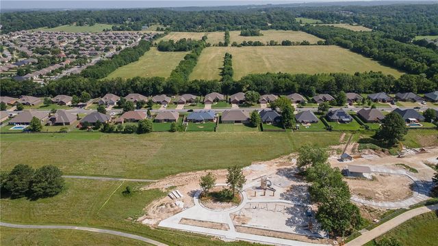2661 W Vanike Drive, Fayetteville, AR 72704