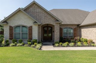 2661 W Vanike Drive, Fayetteville, AR 72704