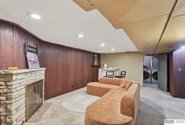 1709 N 55th Street, Omaha, NE 68104