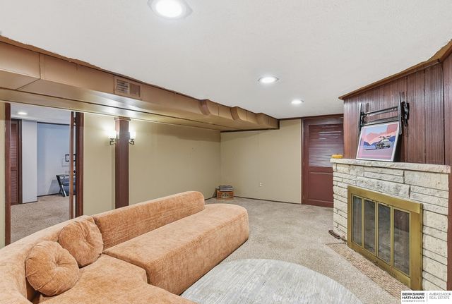 1709 N 55th Street, Omaha, NE 68104