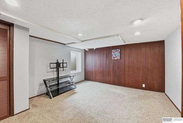1709 N 55th Street, Omaha, NE 68104