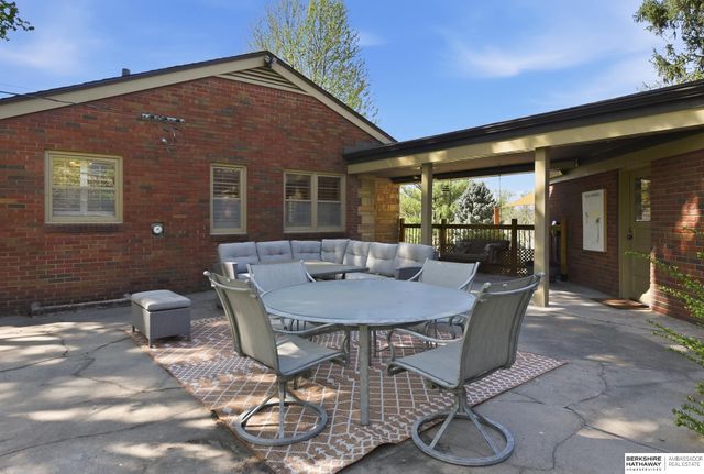 1709 N 55th Street, Omaha, NE 68104