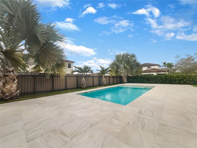 12856 SW 227th St, Miami, FL 33170