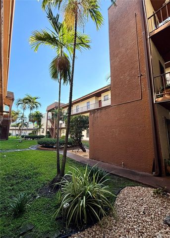 10850 W Flagler St D212, Sweetwater, FL 33174