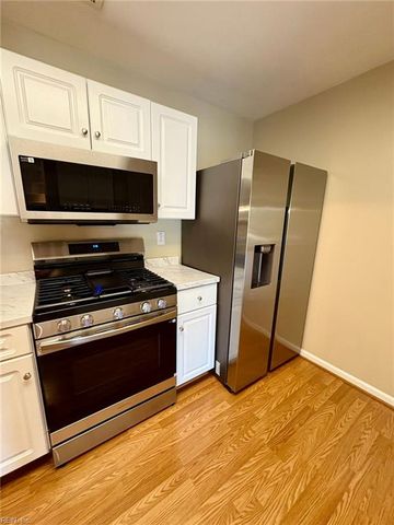 2204 Lesner Cres Apt 200, Virginia Beach, VA 23451