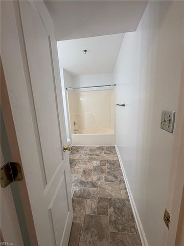 2204 Lesner Cres Apt 200, Virginia Beach, VA 23451