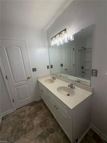 2204 Lesner Cres Apt 200, Virginia Beach, VA 23451