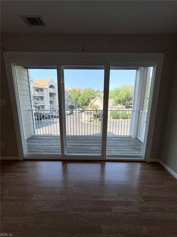 2204 Lesner Cres Apt 200, Virginia Beach, VA 23451