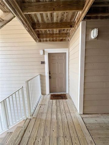 2204 Lesner Cres Apt 200, Virginia Beach, VA 23451