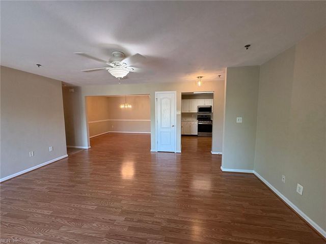 2204 Lesner Cres Apt 200, Virginia Beach, VA 23451