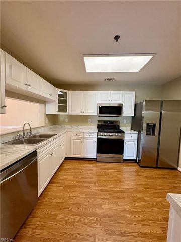2204 Lesner Cres Apt 200, Virginia Beach, VA 23451