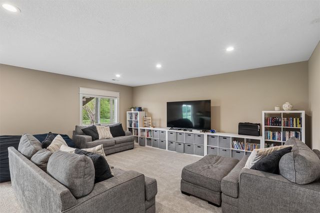 345 Dunham Drive, Waukee, IA 50263