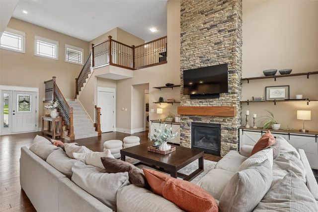 345 Dunham Drive, Waukee, IA 50263