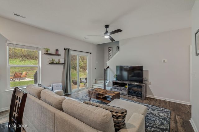 7116 Dusty Rose Lane, Knoxville, TN 37921