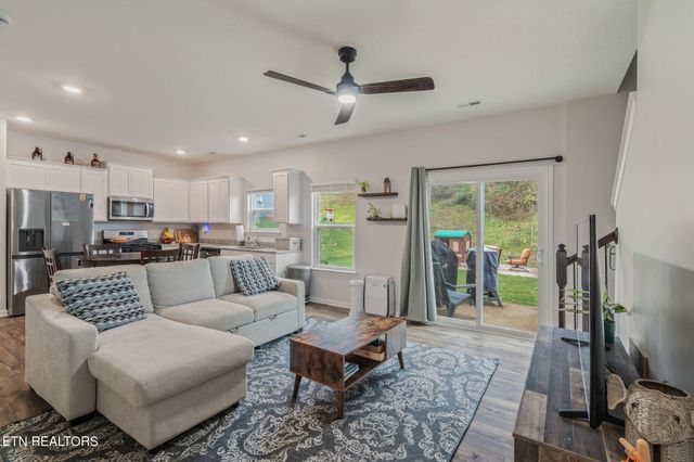 7116 Dusty Rose Lane, Knoxville, TN 37921