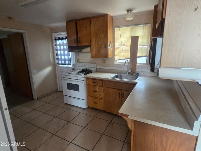 2315 W SUPERSTITION Boulevard, Apache Junction, AZ 85120
