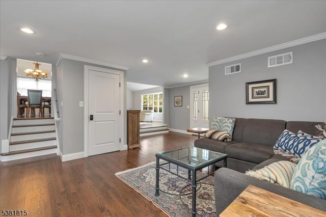 26 Crest Dr, Berkeley Heights Twp., NJ 07974