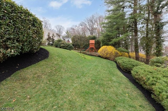 26 Crest Dr, Berkeley Heights Twp., NJ 07974