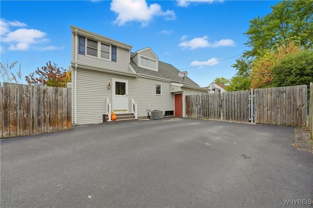 577 Emerson Drive, Amherst, NY 14226