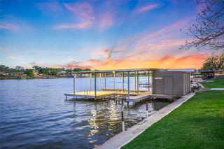 1704 Bluebonnet LN, Kingsland, TX 78639