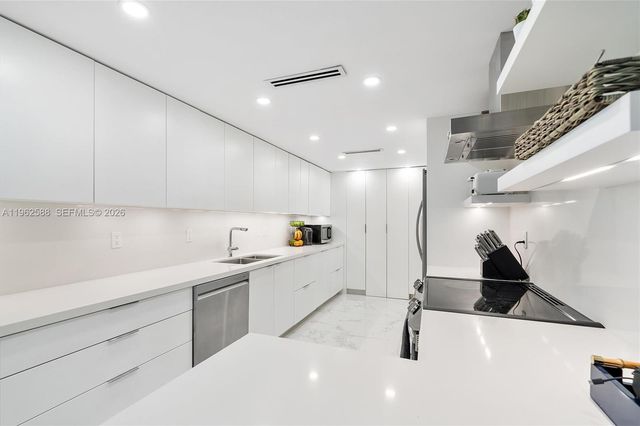 1121 Crandon Blvd D806, Key Biscayne, FL 33149