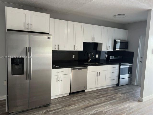 2430 NE 135th St 105, North Miami, FL 33181