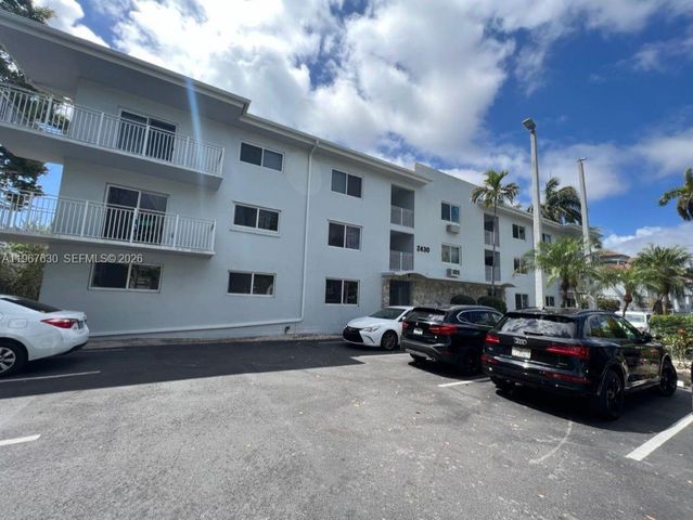 2430 NE 135th St 105, North Miami, FL 33181