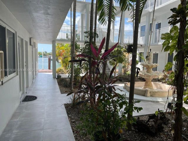 2430 NE 135th St 105, North Miami, FL 33181