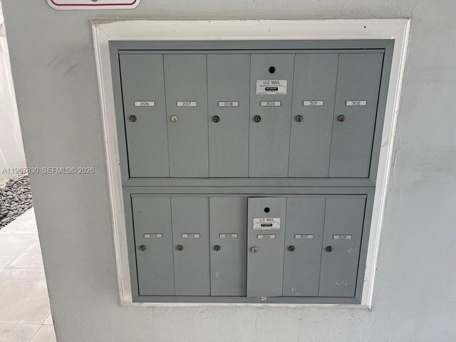 2430 NE 135th St 105, North Miami, FL 33181