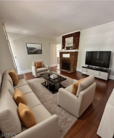 127 W Cliff St, Somerville Boro, NJ 08876