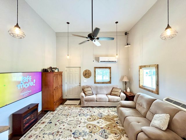 222 Black Ridge Road, Nancy, KY 42544