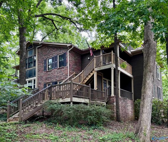 2002 Greenwood Place SW, Huntsville, AL 35802