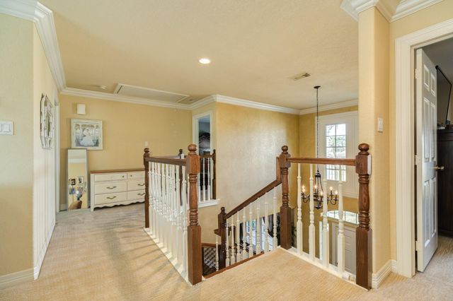 204 Arrowhead Drive, Lake Jackson, TX 77566