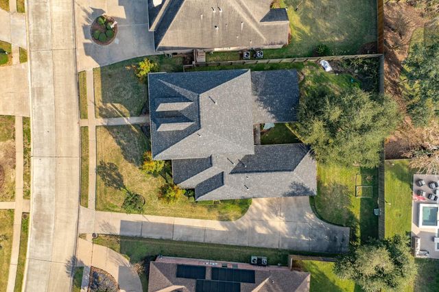 204 Arrowhead Drive, Lake Jackson, TX 77566