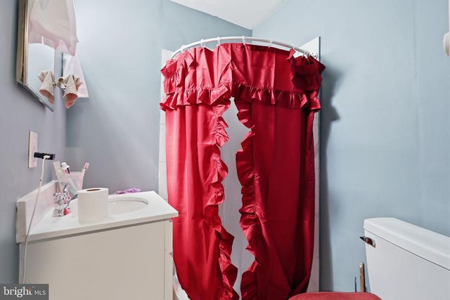 422 E ALLEGHENY AVE, Philadelphia, PA 19134