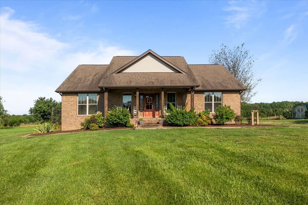 3123 W Stroudsville Rd, Cedar Hill, TN 37032