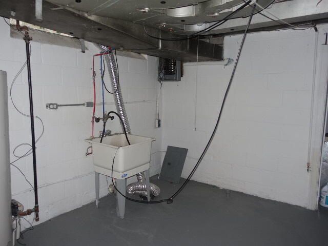 8205 E Outer Drive E, Detroit City, MI 48213