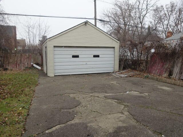 8205 E Outer Drive E, Detroit City, MI 48213