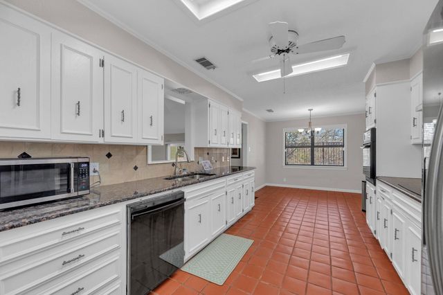 4111 Canyon Cliff CIR, Temple, TX 76502