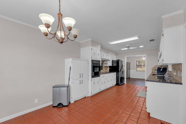 4111 Canyon Cliff CIR, Temple, TX 76502