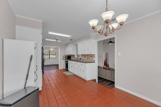 4111 Canyon Cliff CIR, Temple, TX 76502