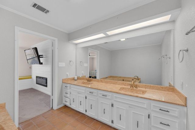 4111 Canyon Cliff CIR, Temple, TX 76502