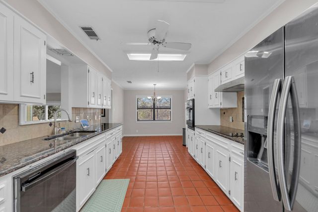 4111 Canyon Cliff CIR, Temple, TX 76502