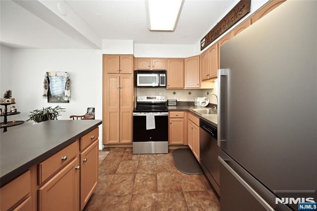 151 Prospect Avenue 16D, Hackensack, NJ 07601